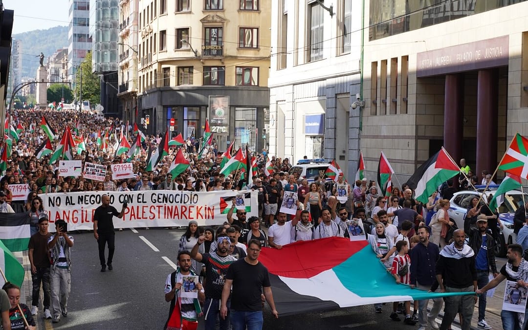 Más de 110.000 personas paralizan Euskal Herria en solidaridad con Palestina